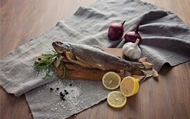 ryby wędzone -pstrag